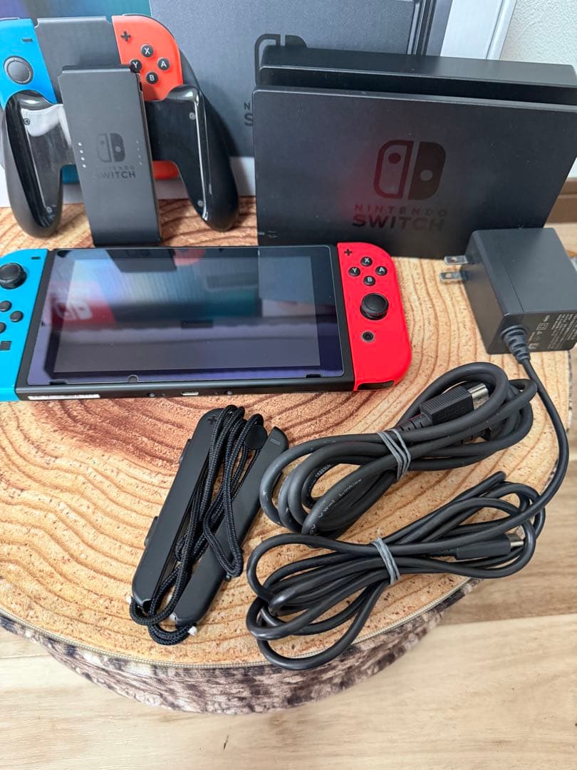 Nintendo Switch ニンテンドースイッチ本体　ネオン①