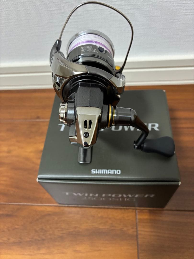 24ツインパワー2500SHG スピニングリール