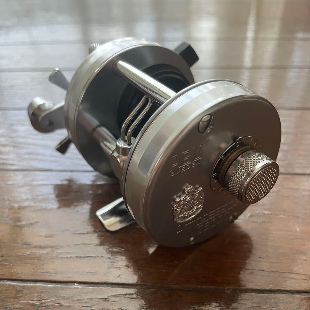 【美品】ABU GARCIA アンバサダー2500C