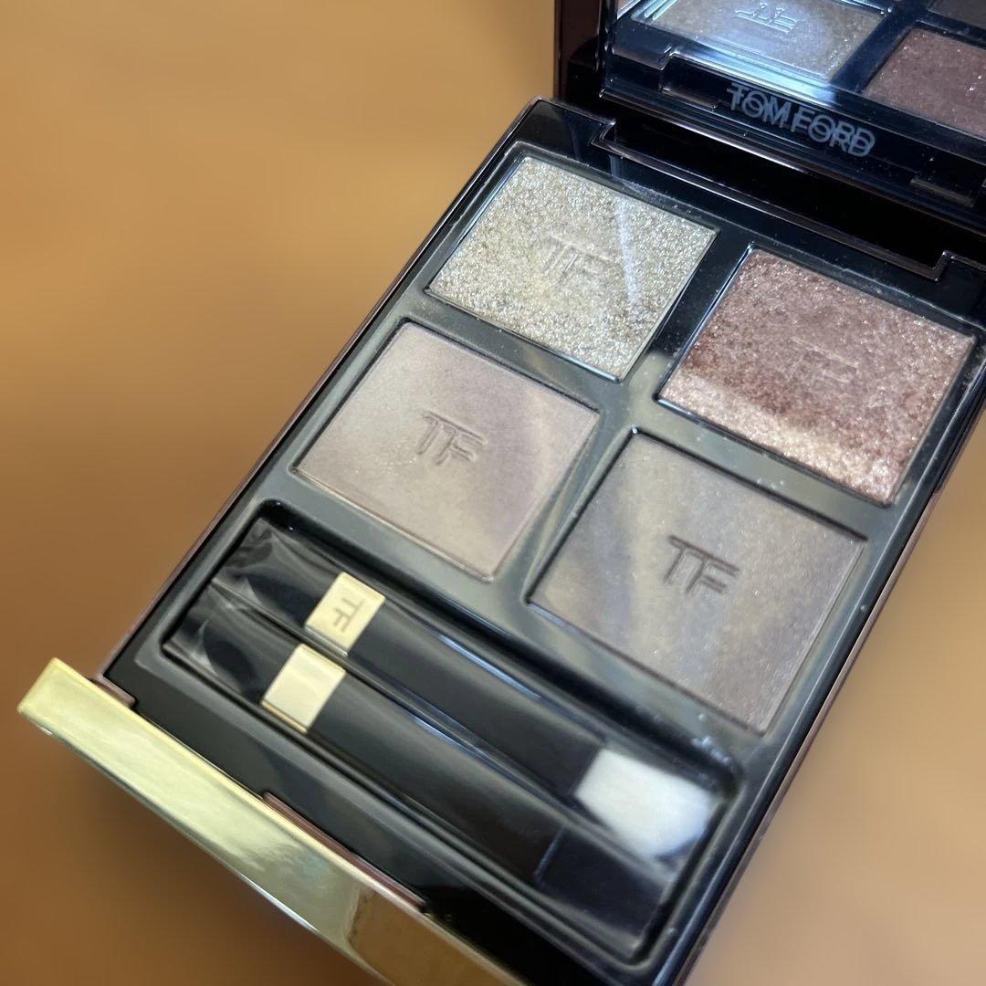 Y147)TOM FORD アイカラークォード 01ゴールデンミルク