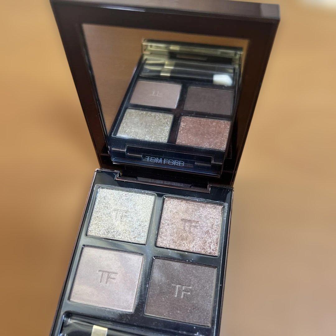 Y147)TOM FORD アイカラークォード 01ゴールデンミルク