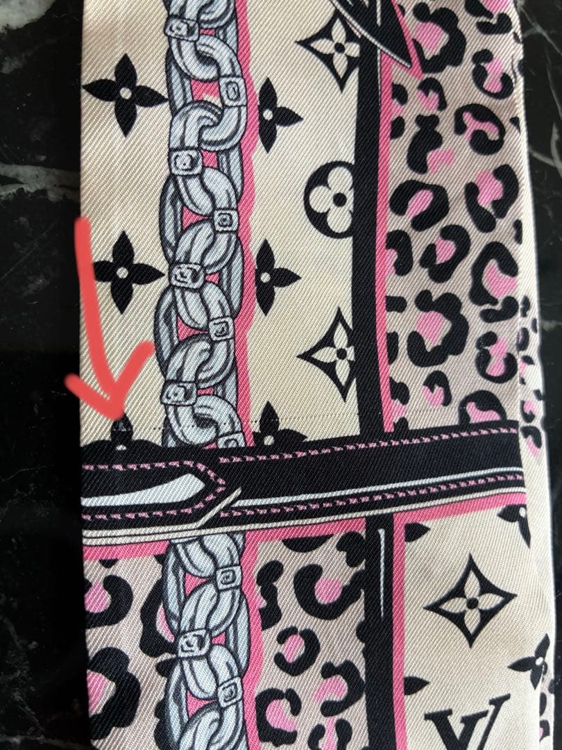 LOUIS VUITTON レオパード柄スカーフ