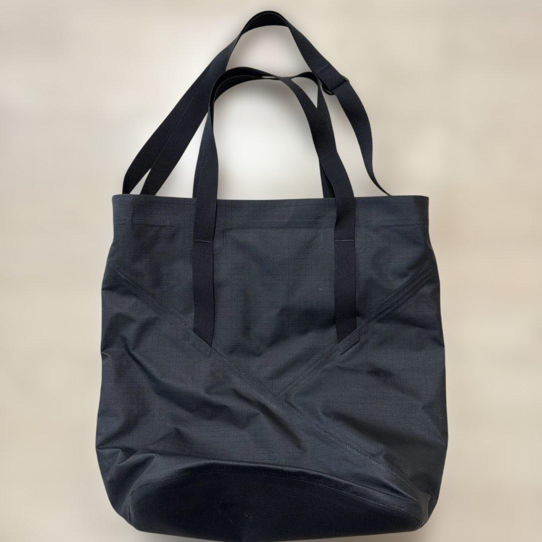 Arc'teryx ブラック トートバッグ