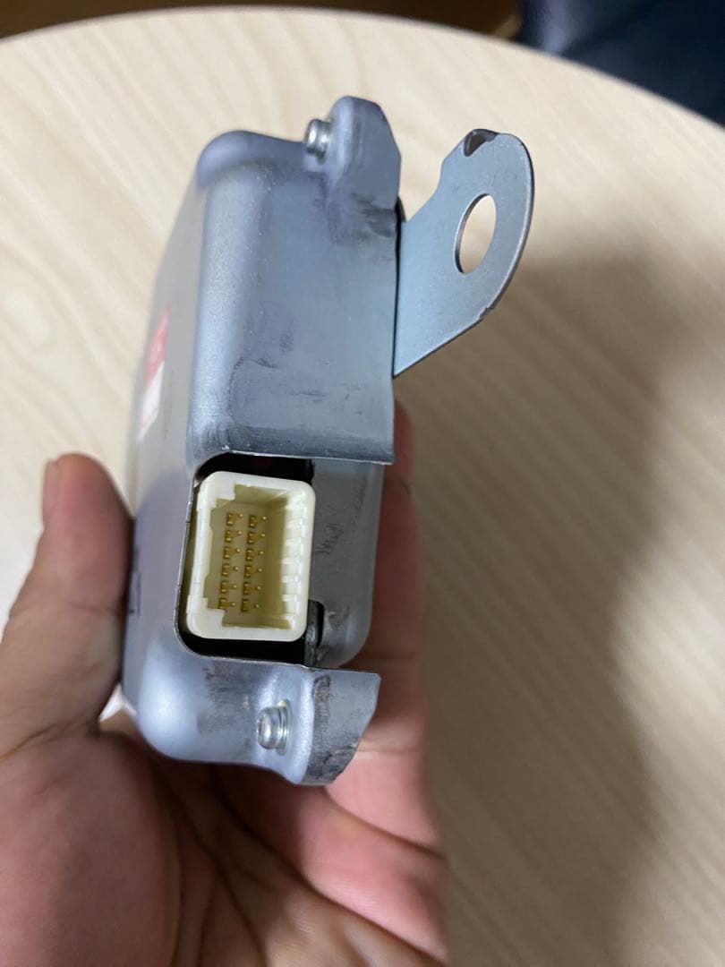 TOYOTA バッテリー電圧センサー 89560-52110