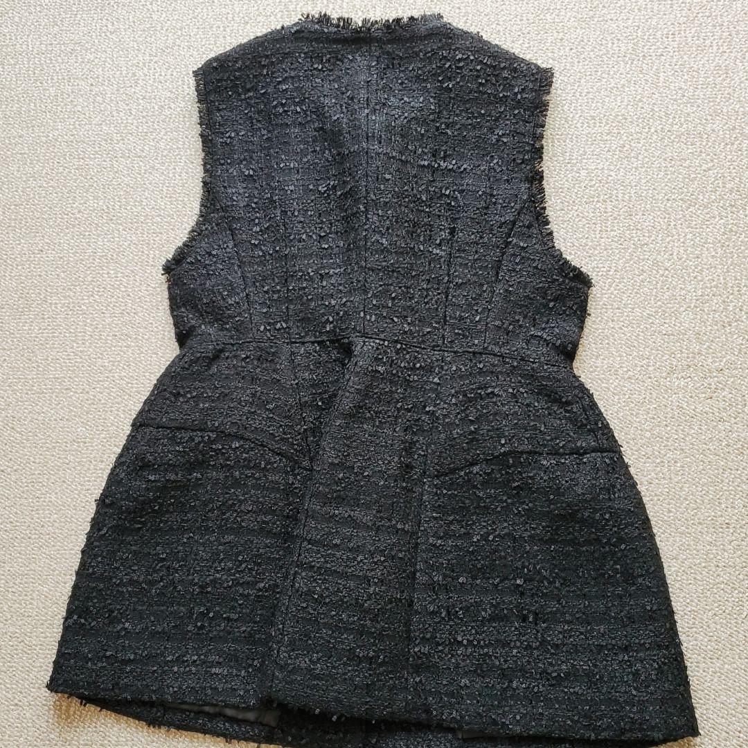 極美品　Arpege story　パールボタンツイードペプラムジレ　ブラック
