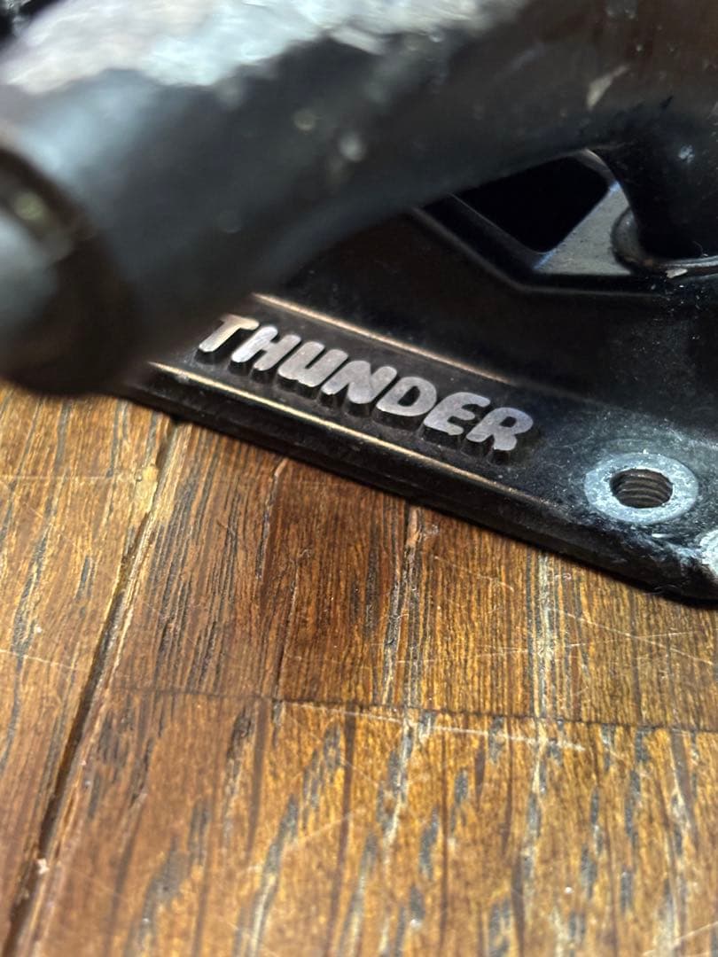 THUNDER パーツ　トラック　セット売り　スケボー　スケートボード