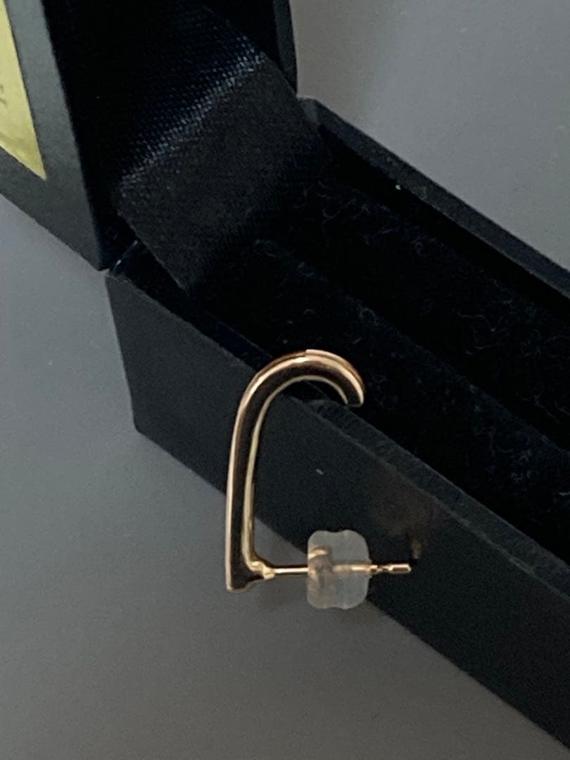 美品　hirotaka ヒロタカ　ゴッサマーインナーフックピアス　Ｍサイズ