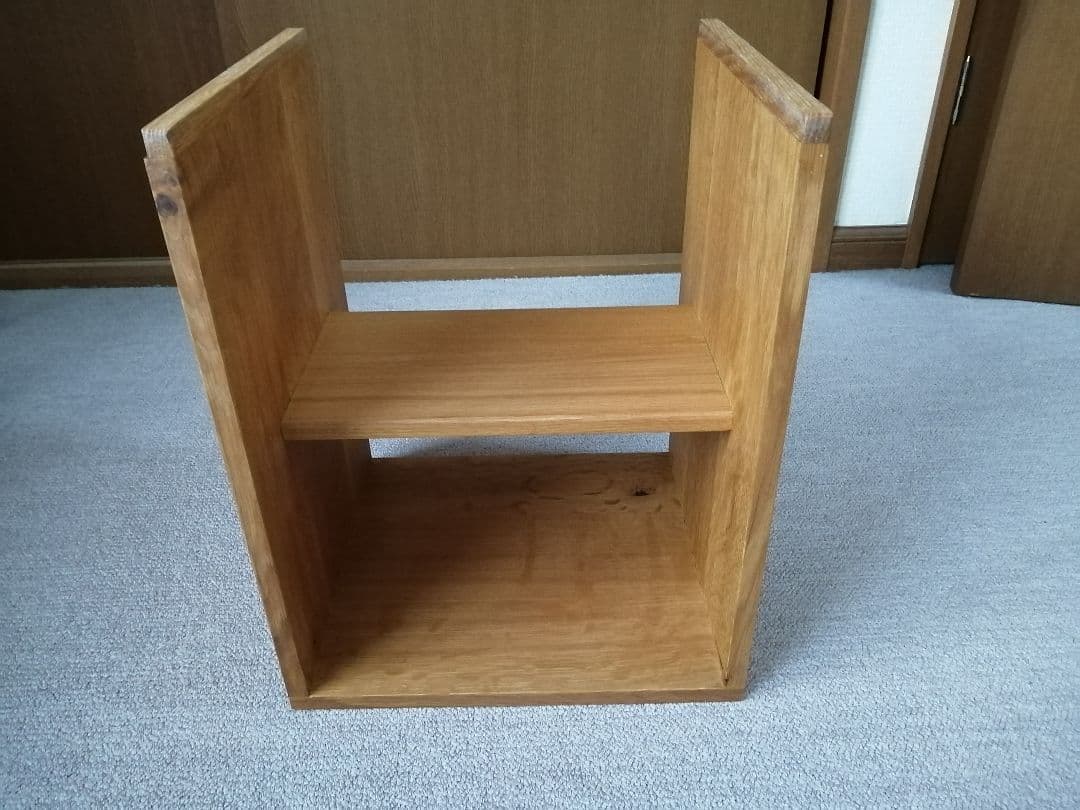 サイド・テーブル、スツール