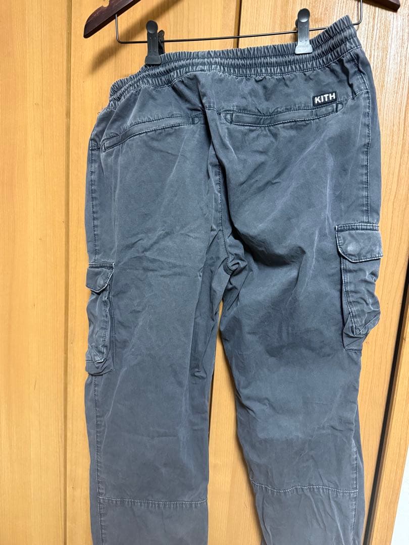 KITH paris購入　ネイビーグレーのカーゴパンツ　サイズM