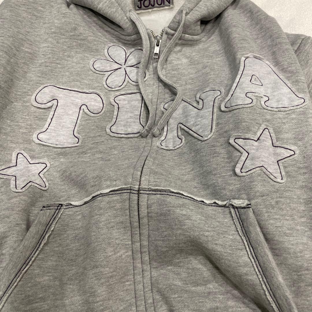 TINA:JOJUN 裏起毛ロゴパッチワークフーディー