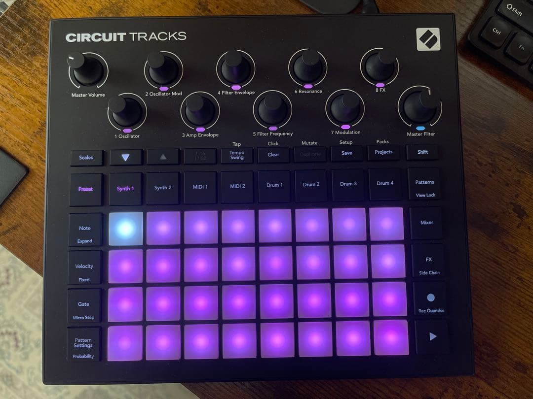 Novation Circuit Tracks グルーヴボックス