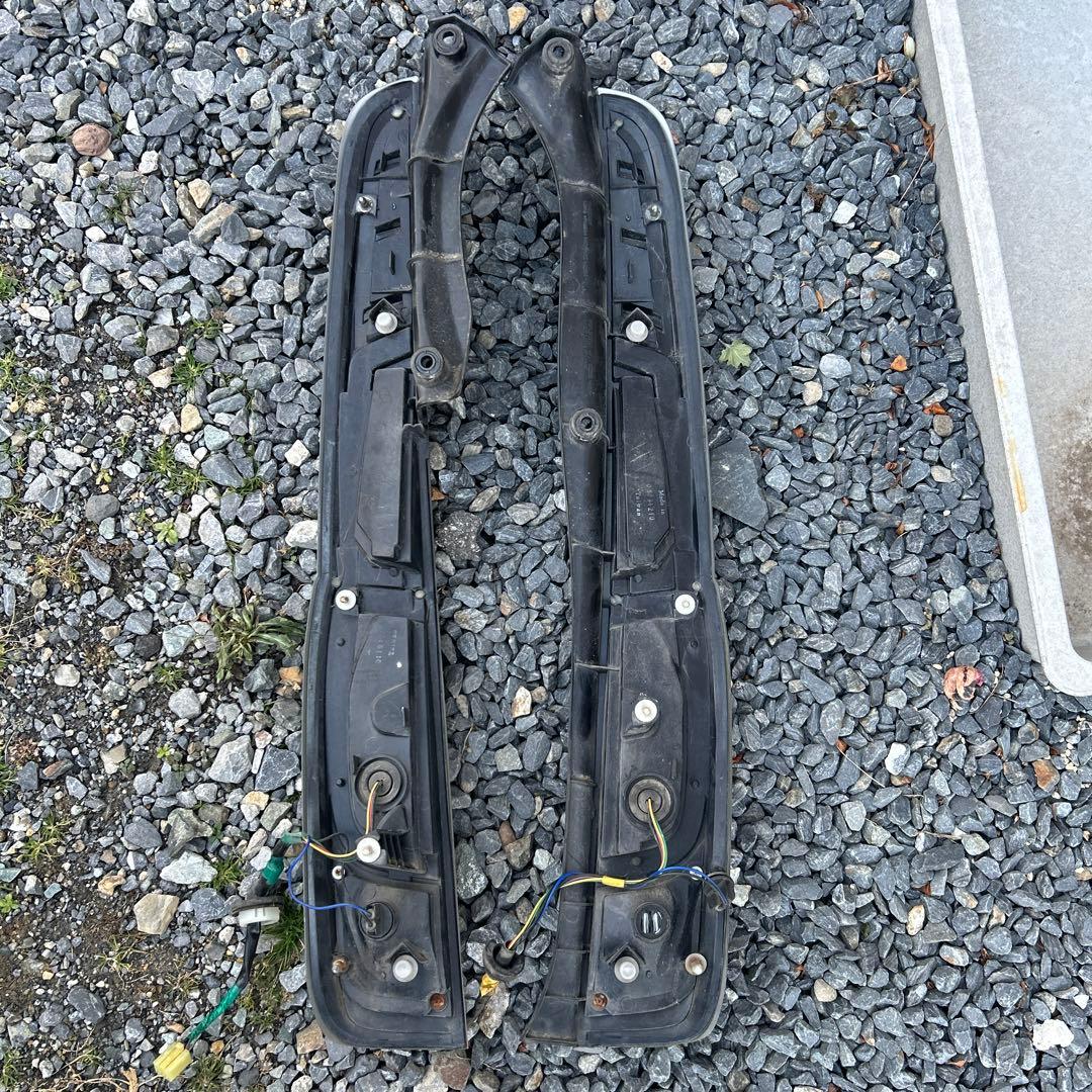 LA100 LEDテールランプ 左右 中古