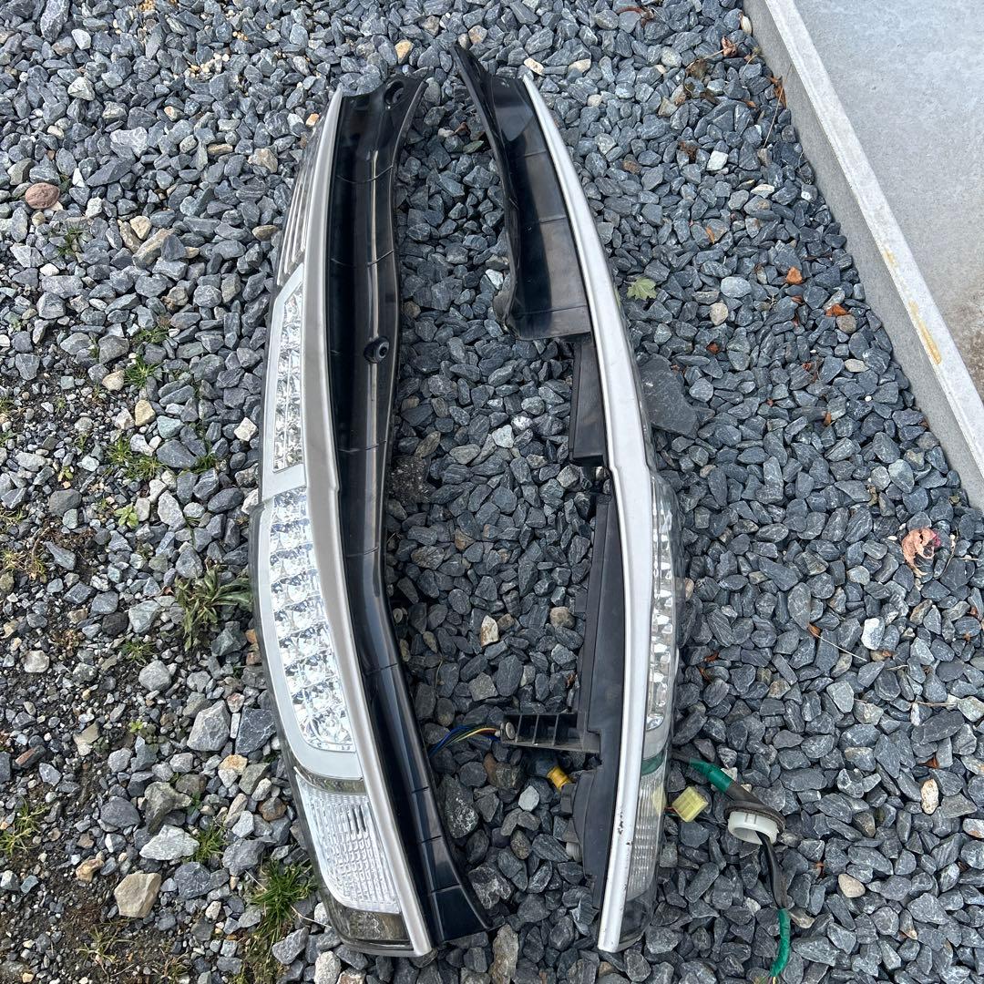LA100 LEDテールランプ 左右 中古