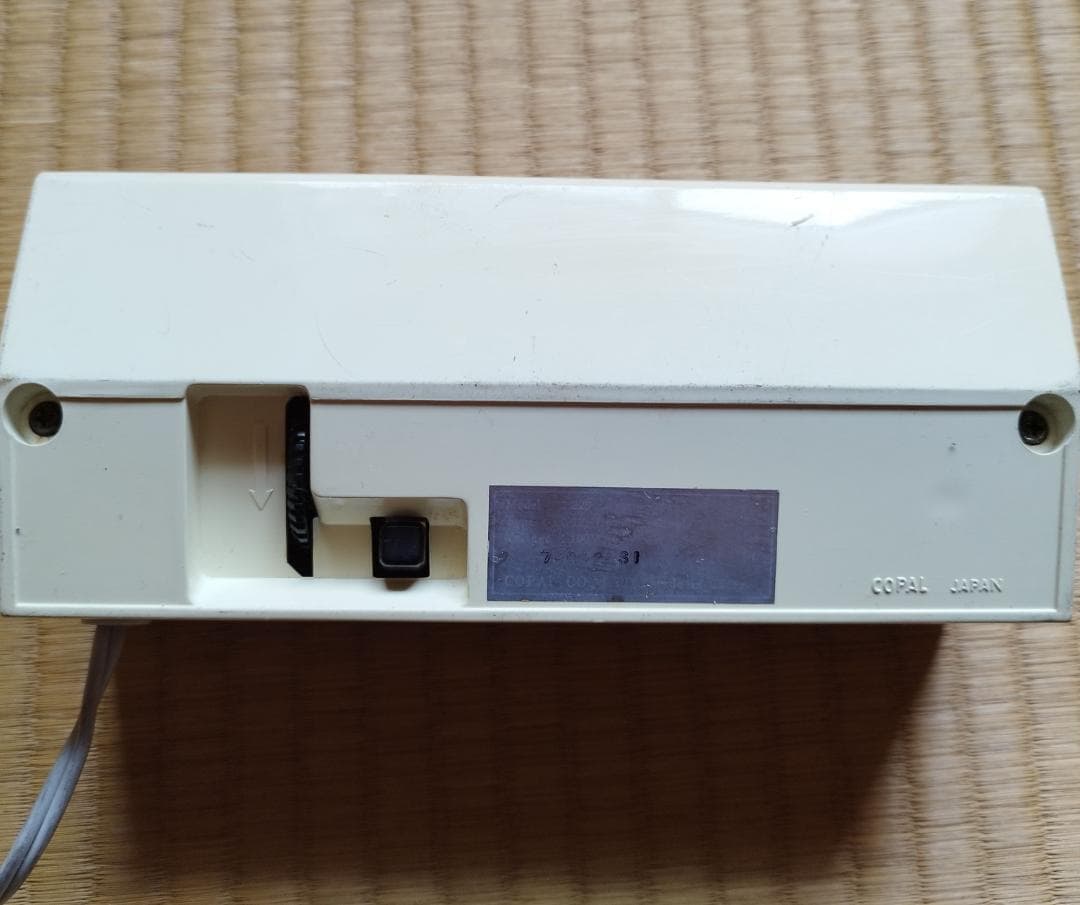 送料無料　希少　曜日表示付き パタパタ時計　白色　COPAL #昭和レトロ