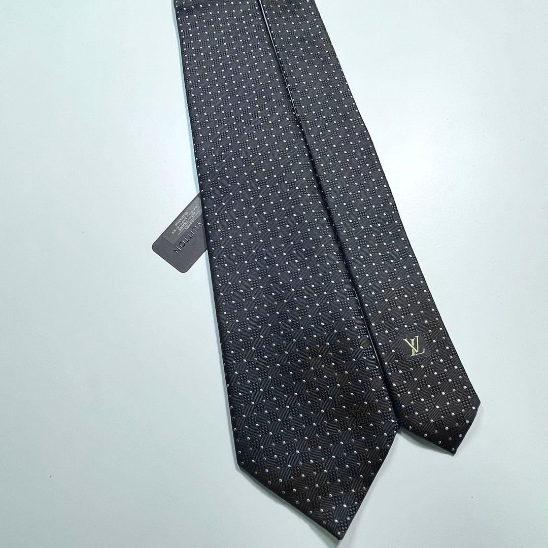 ✨未使用✨LOUIS VUITTON ルイヴィトン　ネクタイ　LVロゴ ドット
