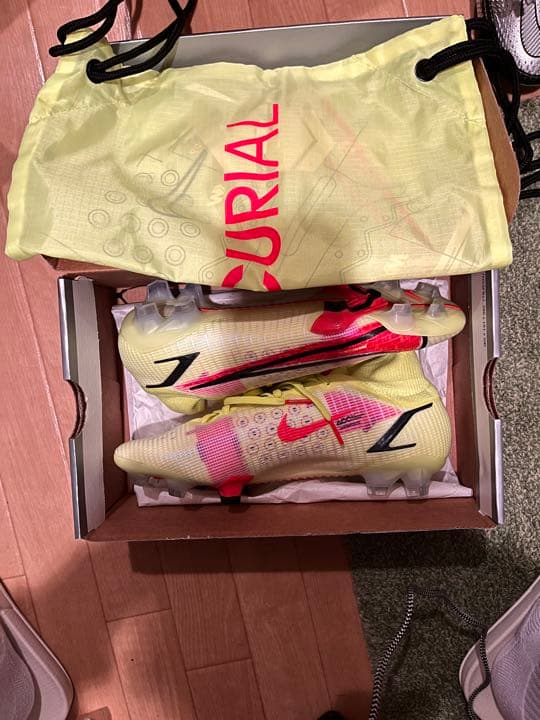 サッカースパイク　ナイキ　マーキュリアル　スーパーフライ 25.5センチ