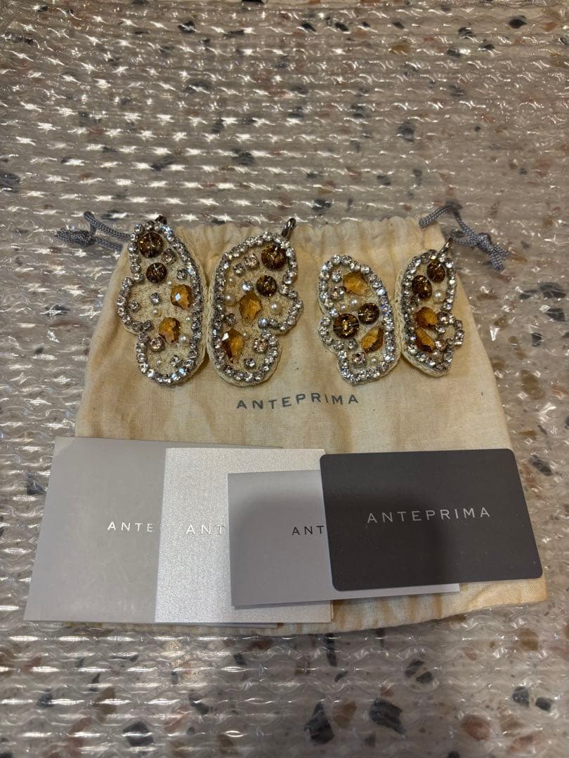 ANTEPRIMA ゴールド ショルダーバック　バタフライモチーフアクセサリー