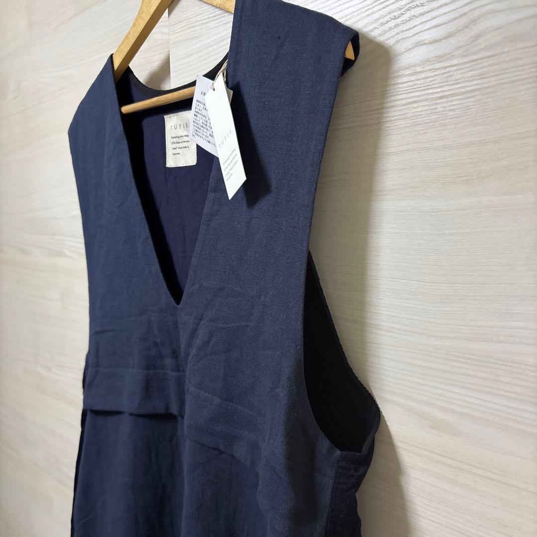 TUTIE. ★新品 タグ付き 未使用 Vネック ノースリーブ ワンピース