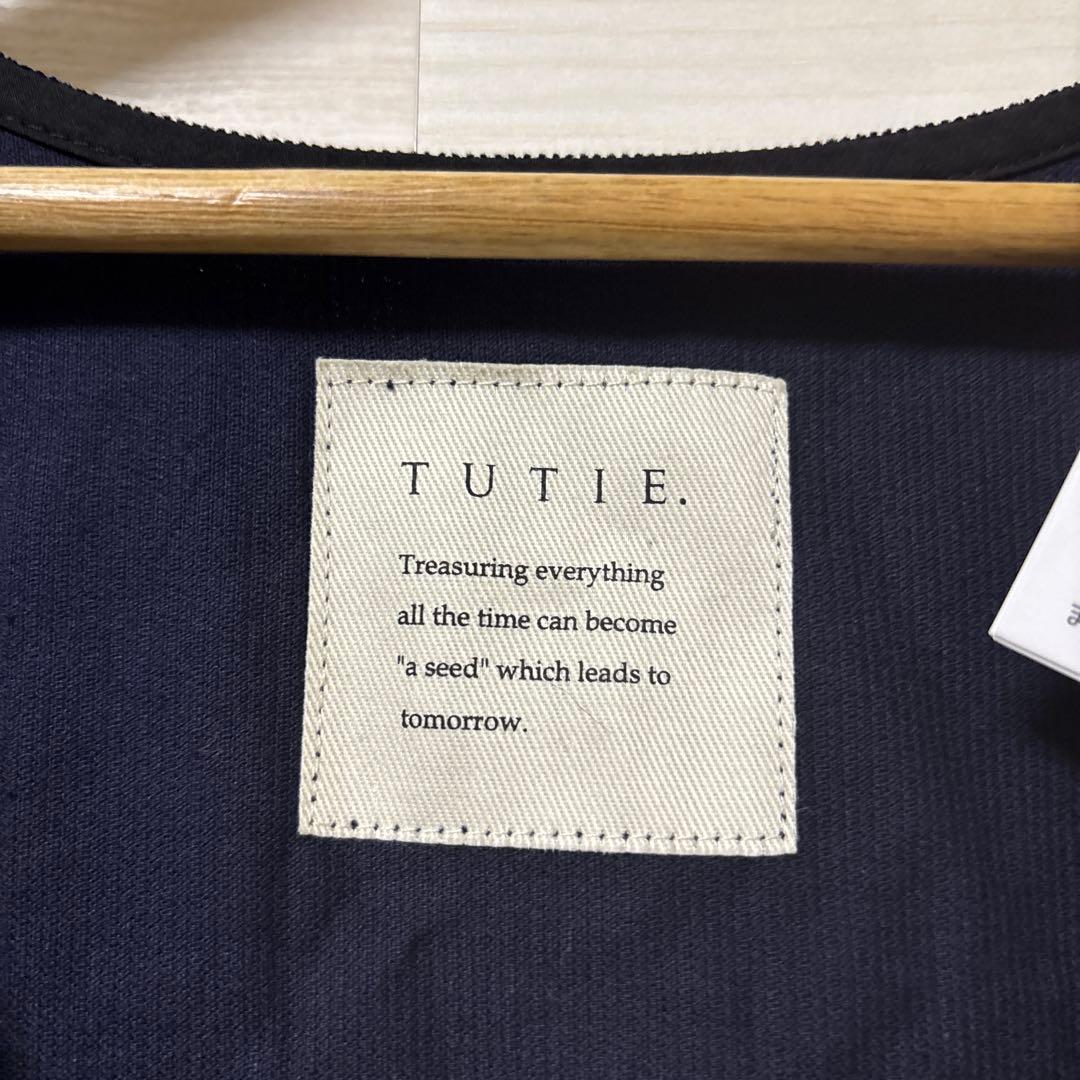 TUTIE. ★新品 タグ付き 未使用 Vネック ノースリーブ ワンピース