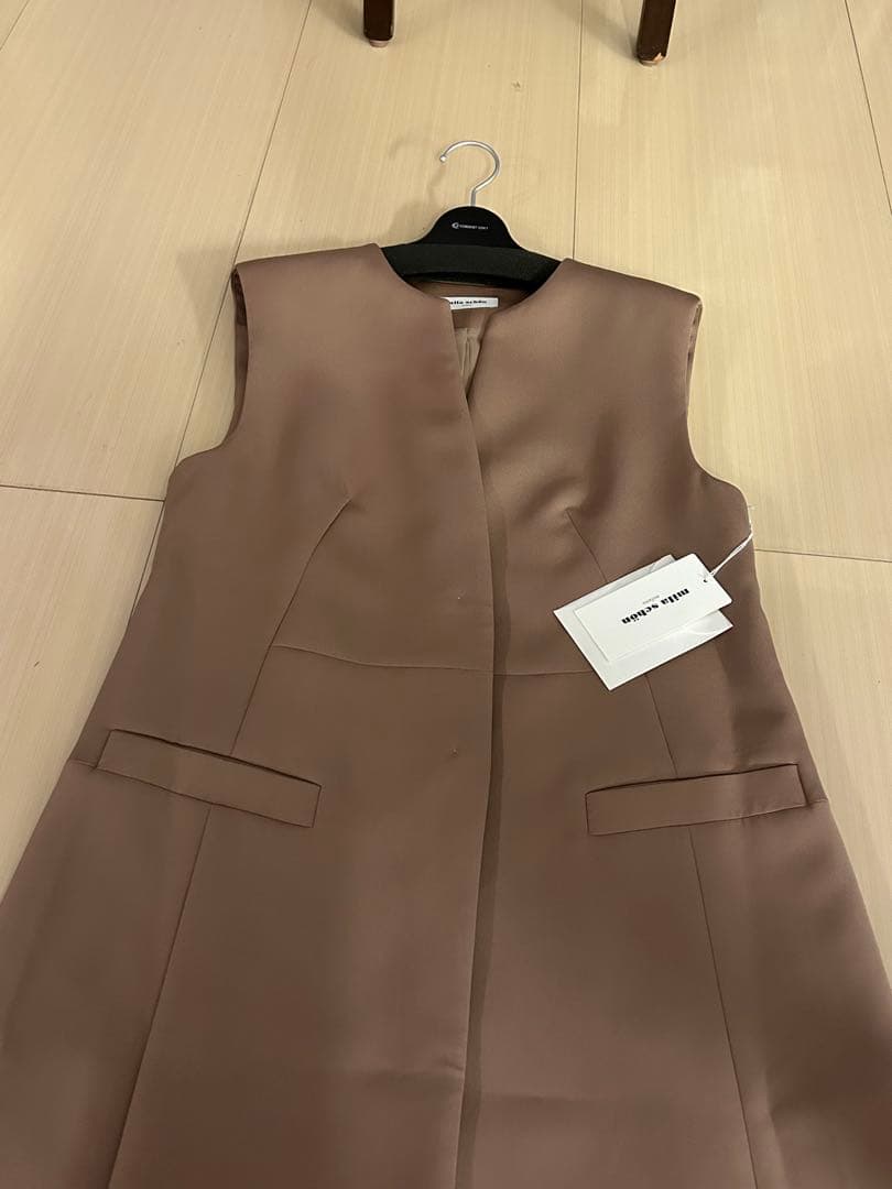 K*3様 新品未使用タグ付き⭐︎ミラショーン ジレ　40サイズ