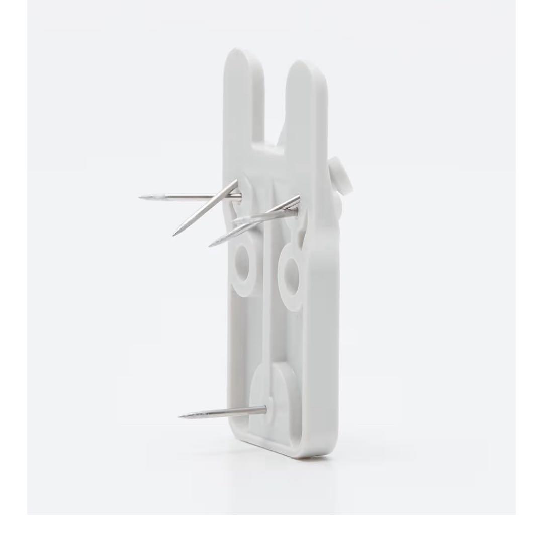 木製ウォールフックセット　8個　MUJI 定価1100円（1個、税込）