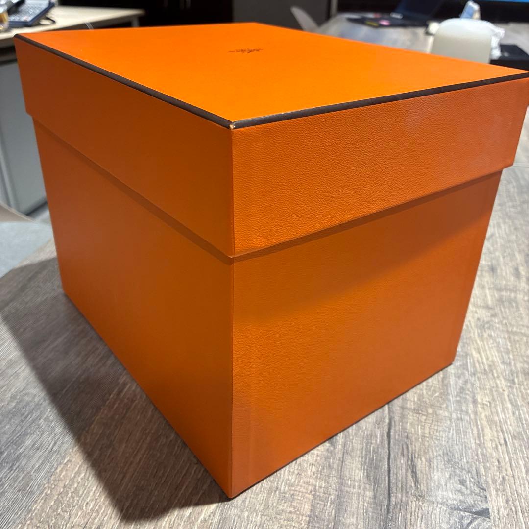 HERMES オレンジ ギフトボックス 中型-ピコタン袋付き
