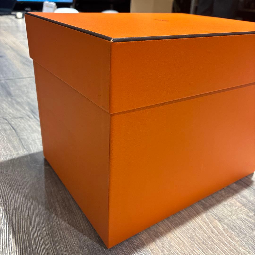 HERMES オレンジ ギフトボックス 中型-ピコタン袋付き