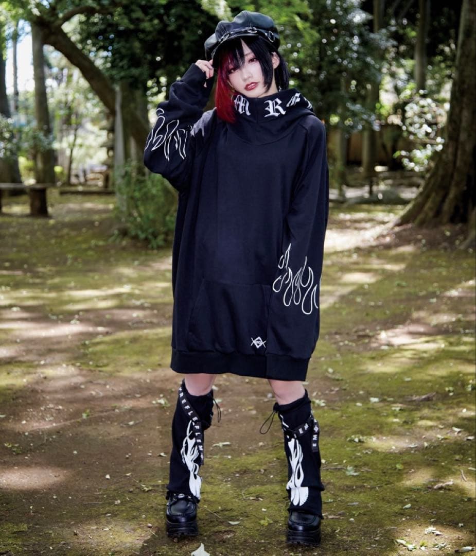 極美品 REFLEM/レフレム スタンドフードプルパーカー　ビッグシルエット
