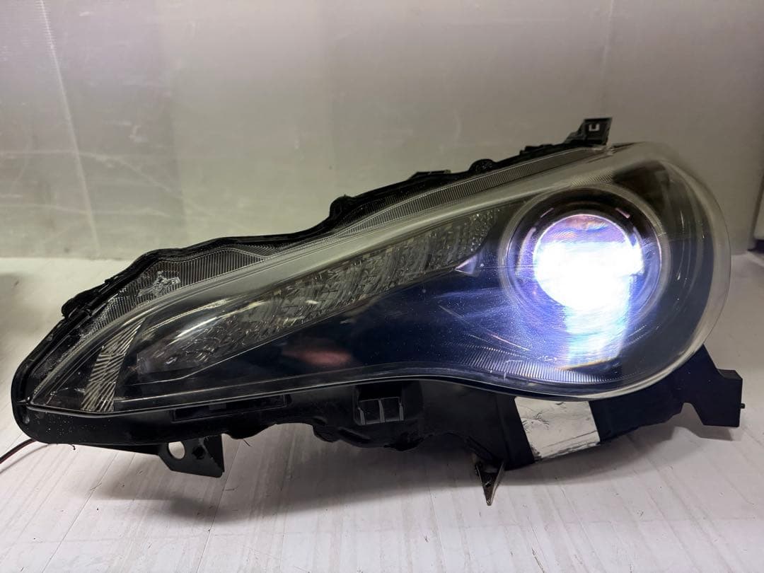 トヨタ 86 / スバル BRZ ヘッドライト 純正加工 イカリングヘッドライト
