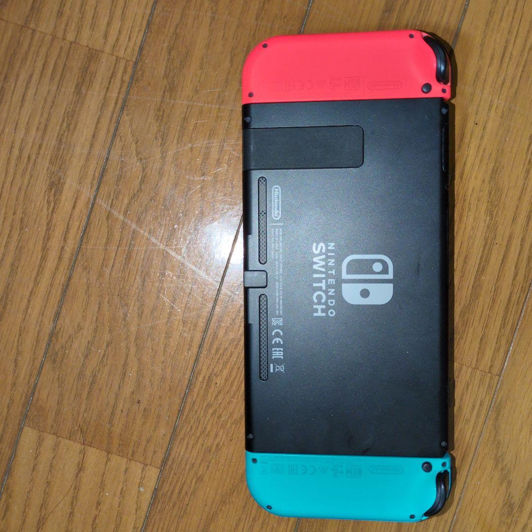 Nintendo Switch本体/Joy-Con充電グリップ付き