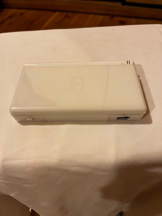 ニンテンドーDSi 本体とDS Lite本体　ソフト3本付