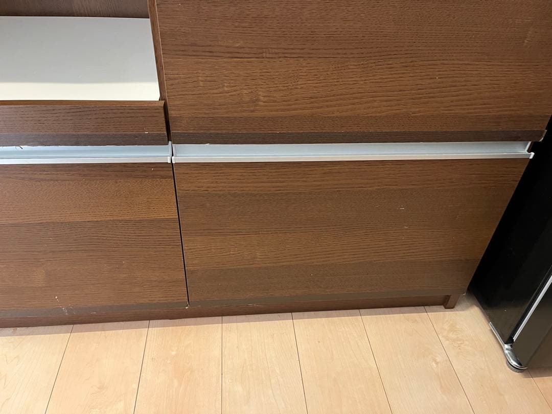 ブラウン木製キッチンカウンター カップボード