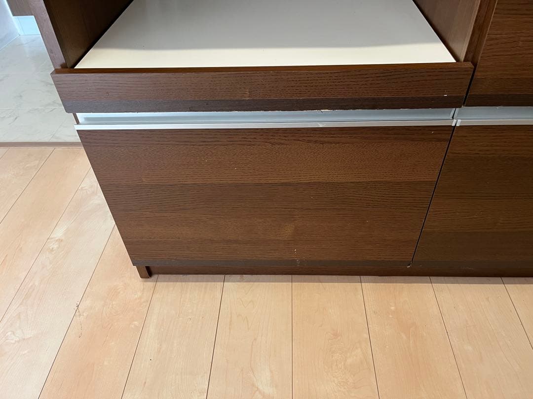 ブラウン木製キッチンカウンター カップボード