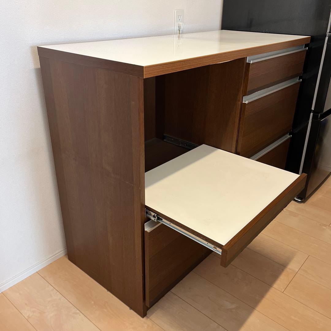 ブラウン木製キッチンカウンター カップボード