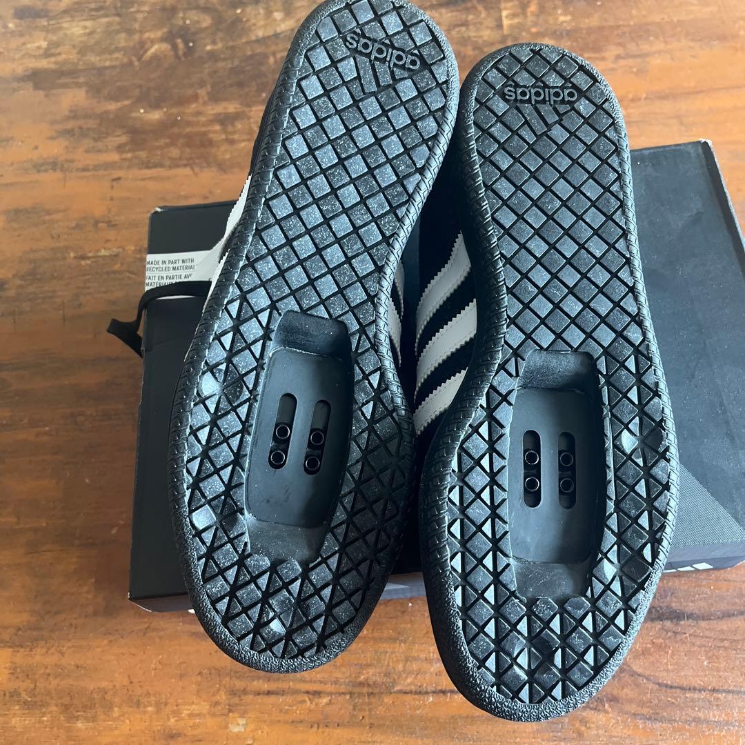 adidas ベロサンバ　25.5