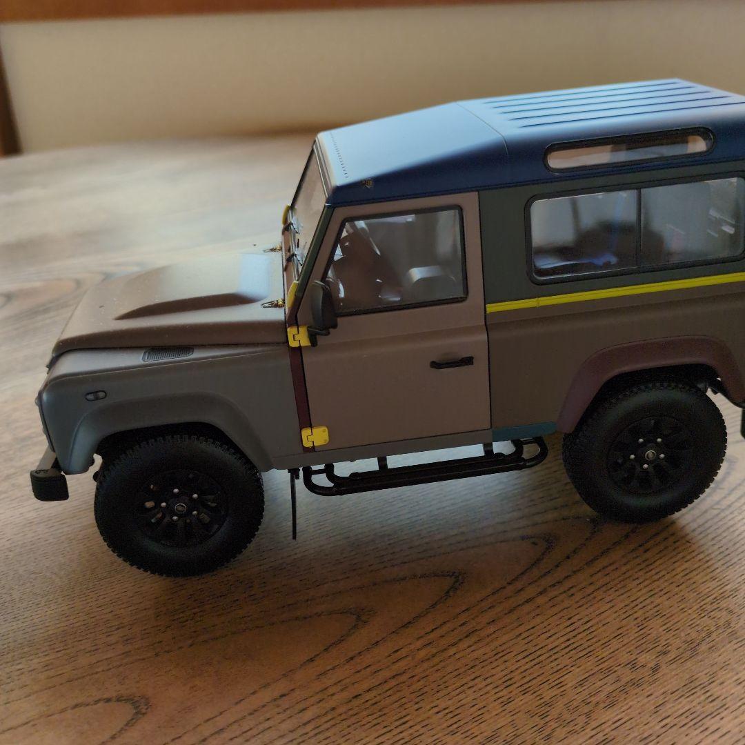 ランドローバー ディフェンダー90 ポール・スミスマルチカラー　1/18