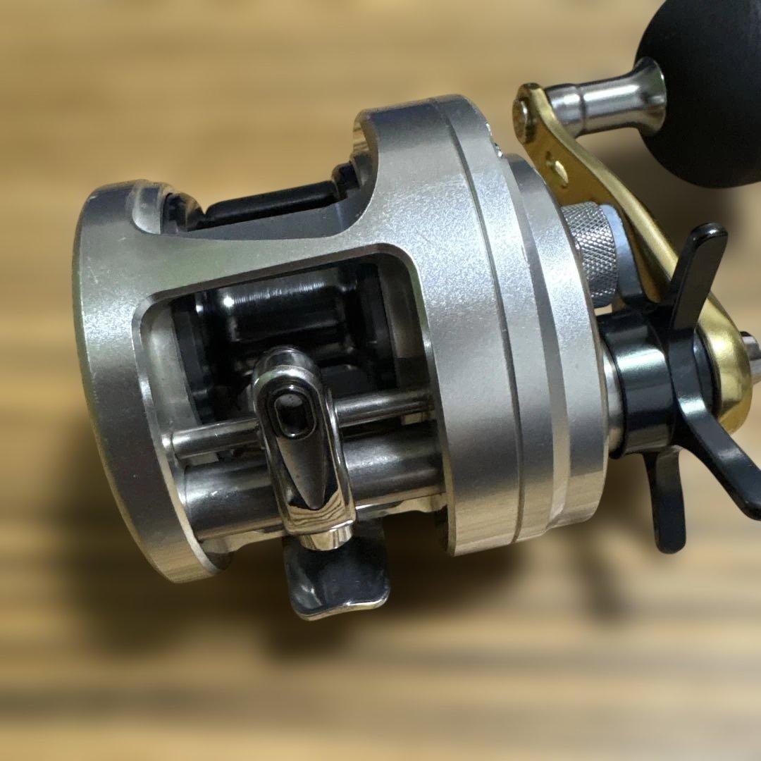 リール SHIMANO OCEA CALCUTTA 201PG