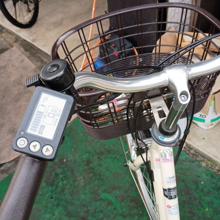 アイボリー 電動アシスト自転車 前カゴ付き