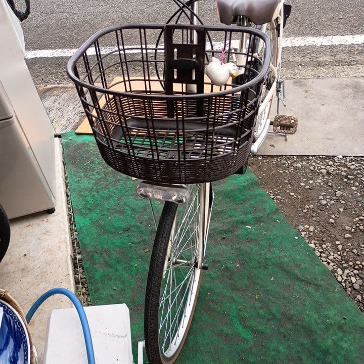 アイボリー 電動アシスト自転車 前カゴ付き