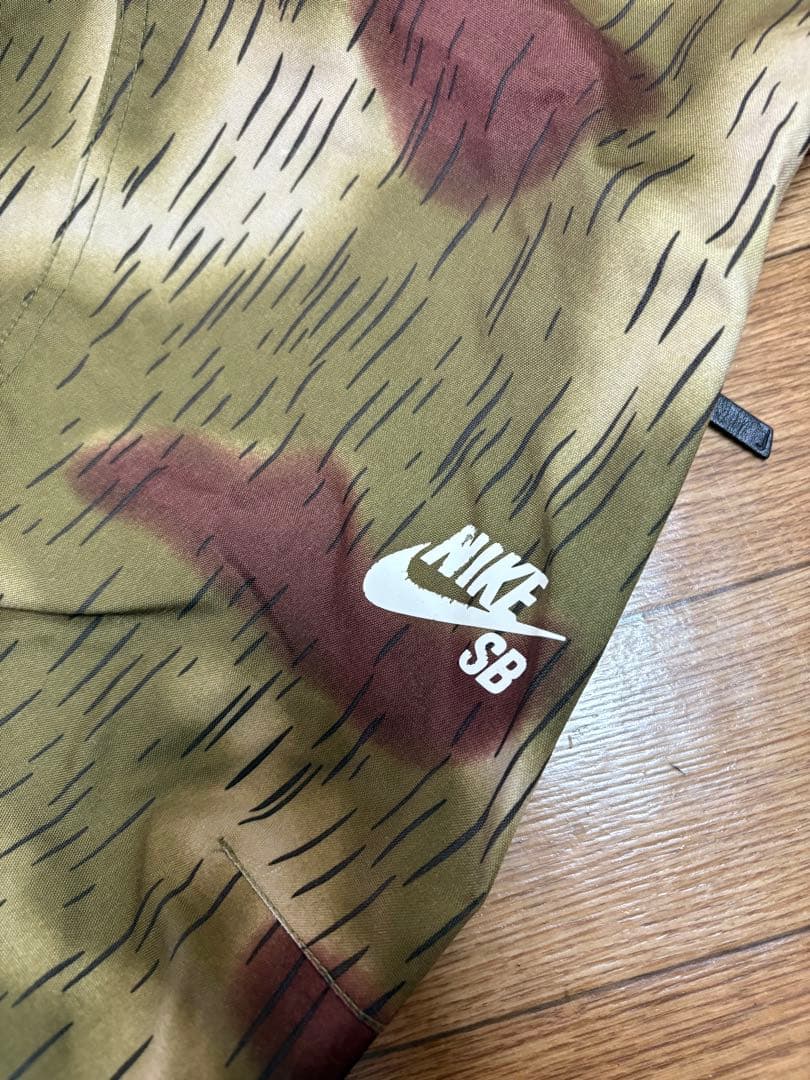 値下げ廃盤Nike SB ナイキスノーボード　カモフラージュ スノーボードウェア
