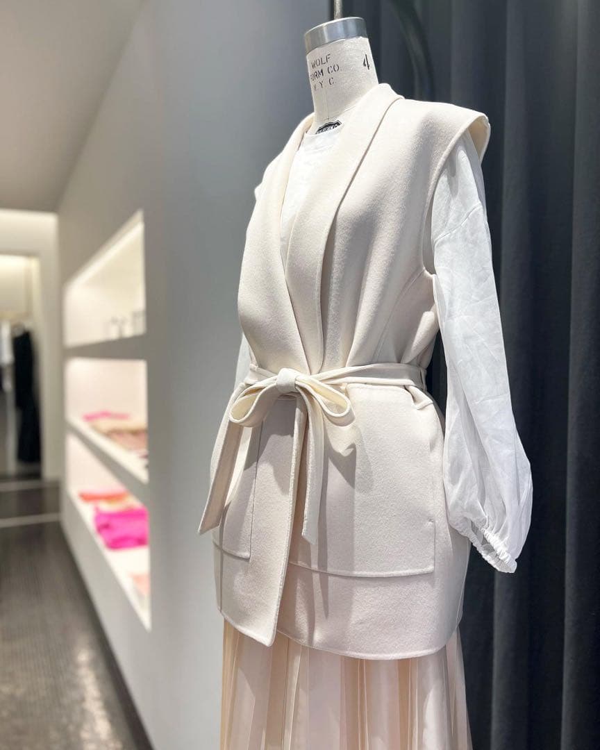 ♡美品♡　ドゥロワー　ウールケヌキショールカラージレ　23AW　定価16万