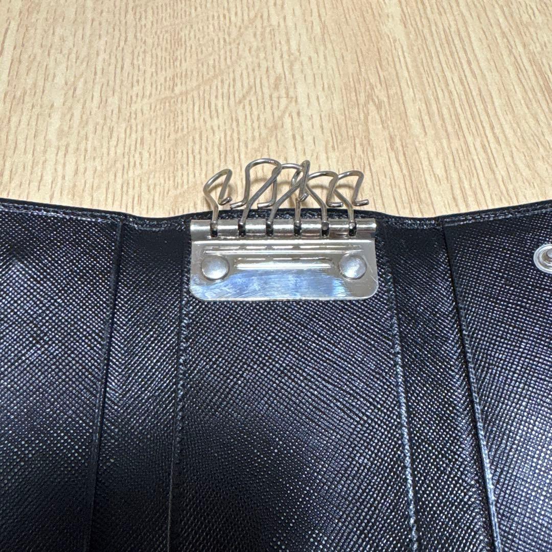 PRADA ブラック サフィアーノレザー キーケース