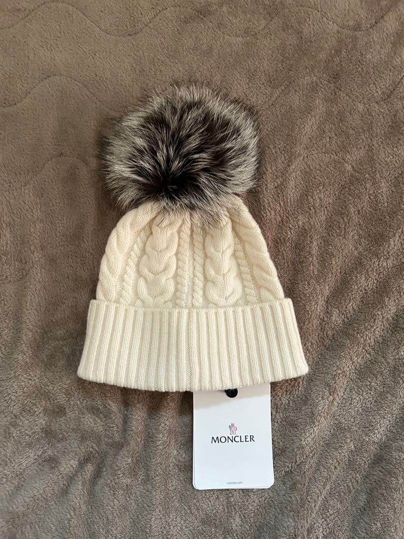 MONCLER シルバーフォックスニット帽　新品未使用