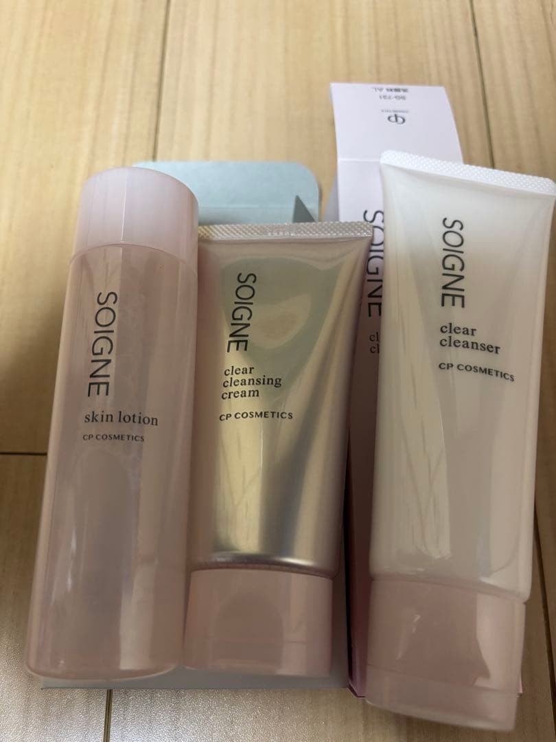SOIGNE clear cleanser メイク落とし　化粧水セット