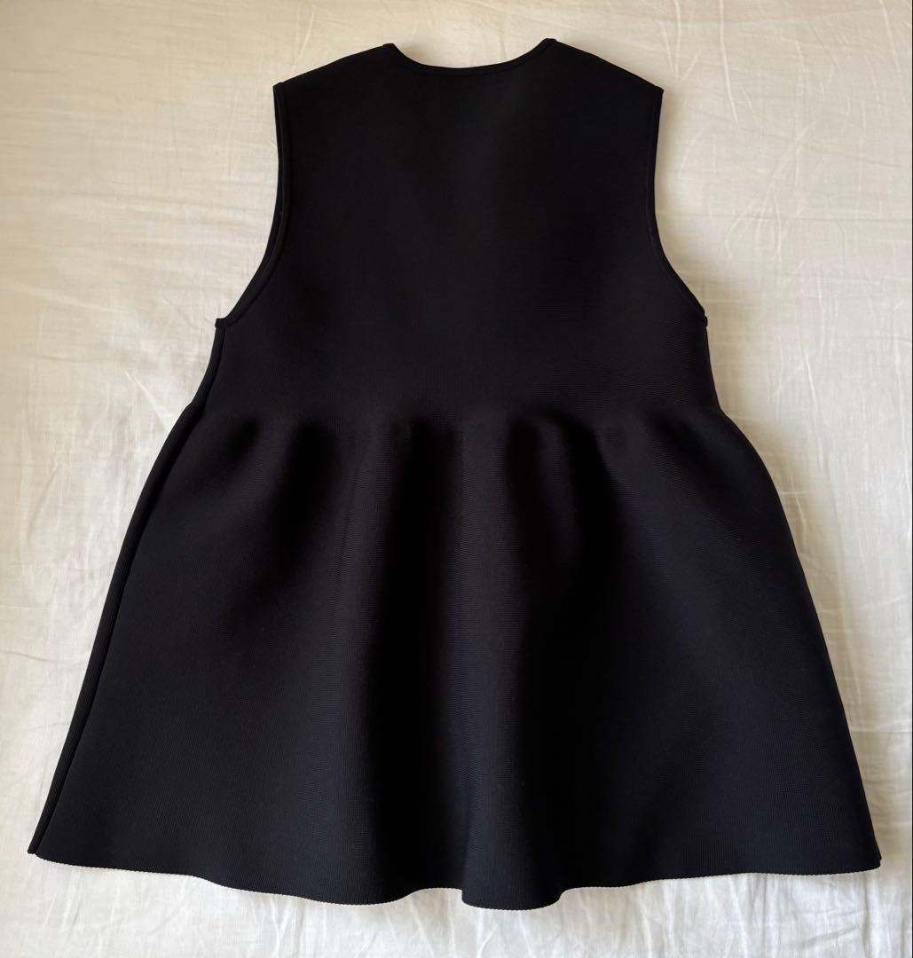 UNITED ARROWS フリル ニットベスト　黒