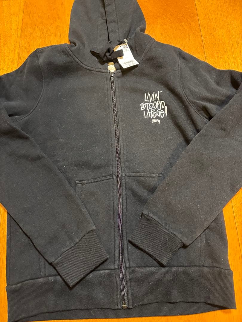 【新品】stussyパーカー