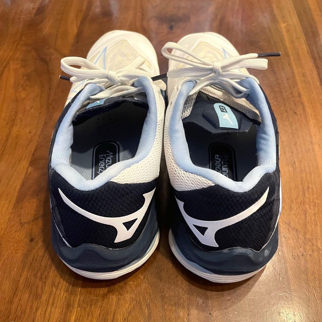 美品　ミズノ バレーシューズ　バレーボールシューズ　24.5 MIZUNO