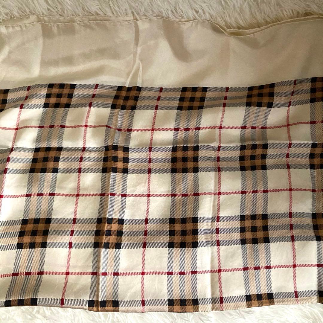 Burberrysバーバリー　シルク スカーフ ノバチェック　総柄