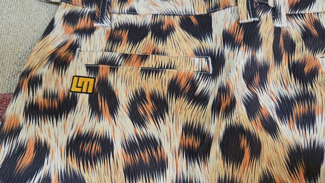 Loudmouth ヒョウ柄 ゴルフスカート バイザーのおまけつき