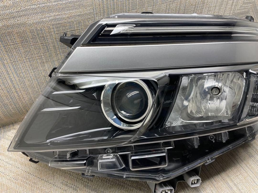 トヨタ ヴォクシー ZRR80W 前期 左 ライトICHIKOH 28-229